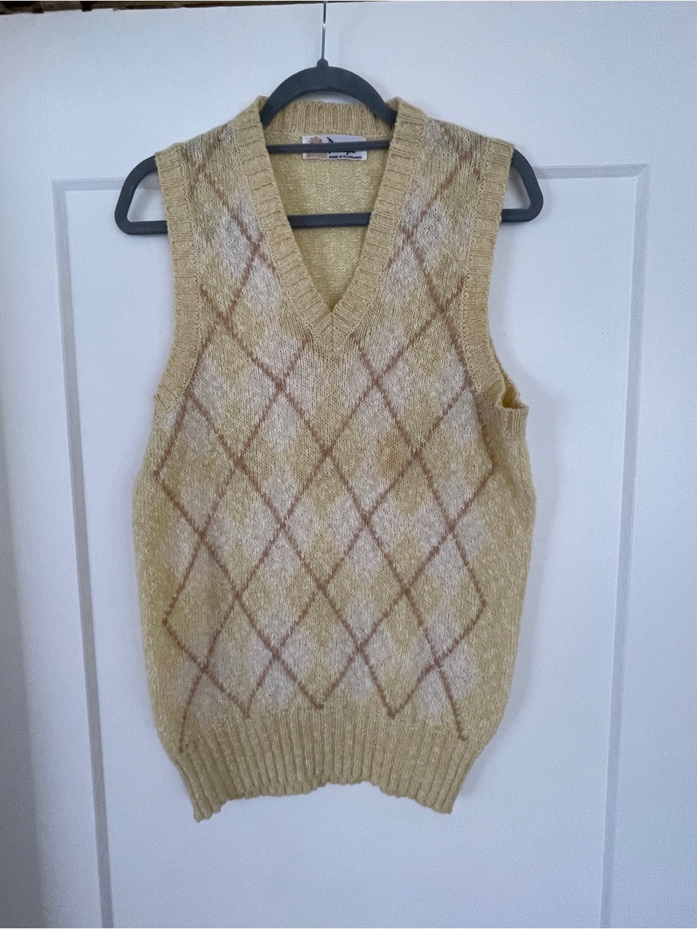 VINTAGE 1970’s Pringle of Scotland men’s Butter Yellow Argyle